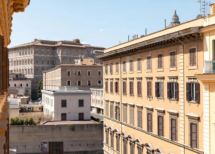 Domus Vaticana St Peter's View * Roma